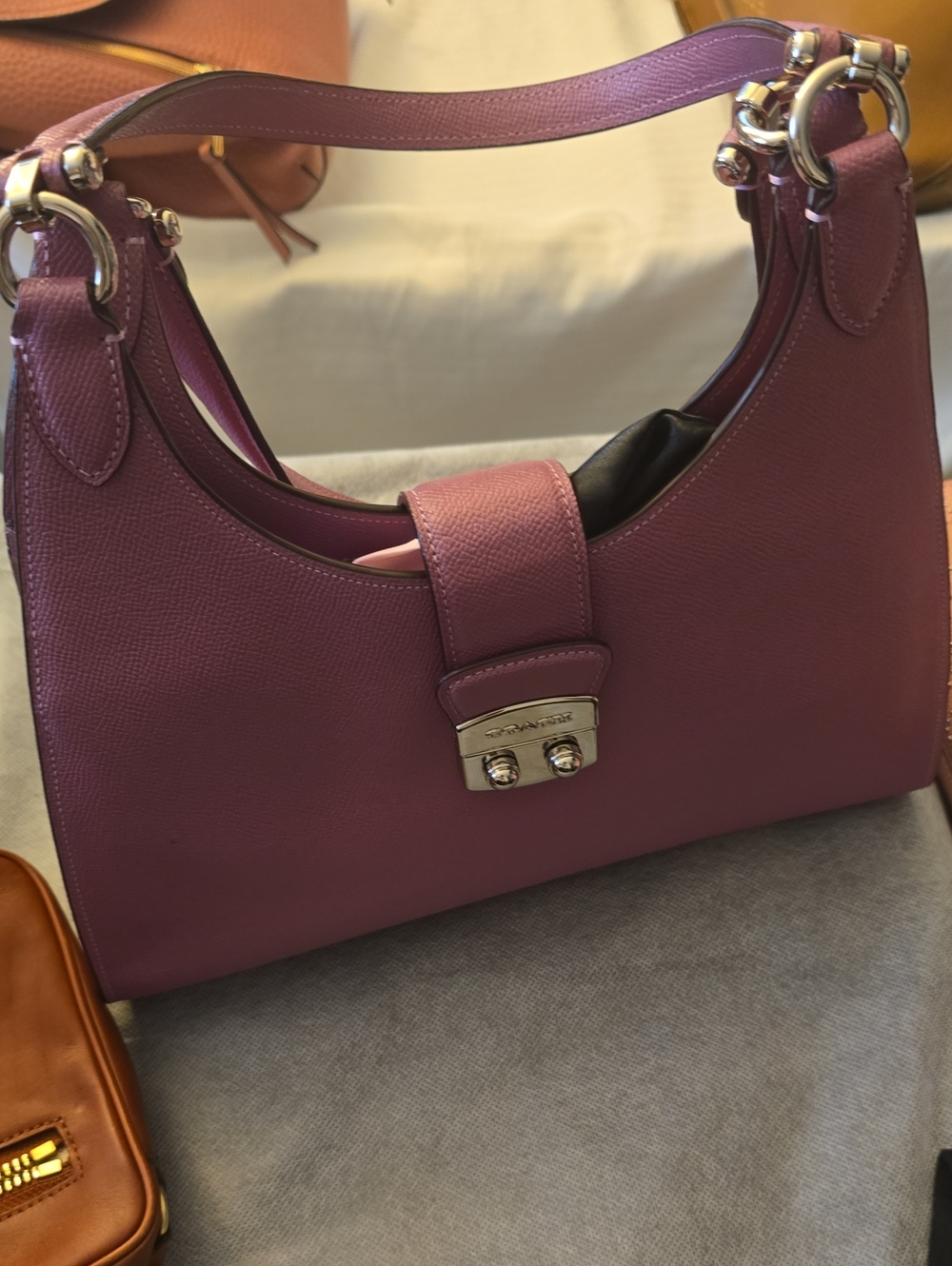 Women's Shoulder Bag in Plum Leather